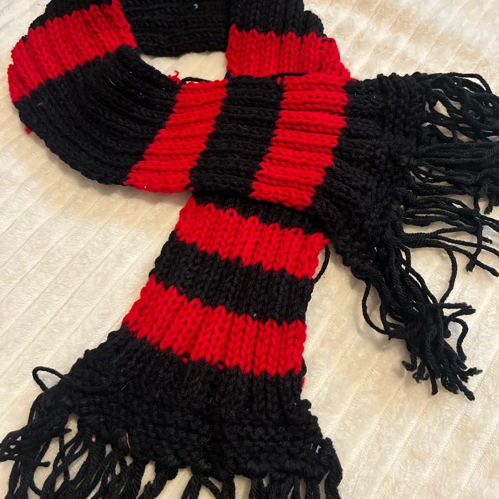 Kids Black and Red Striped Scarf,,H34